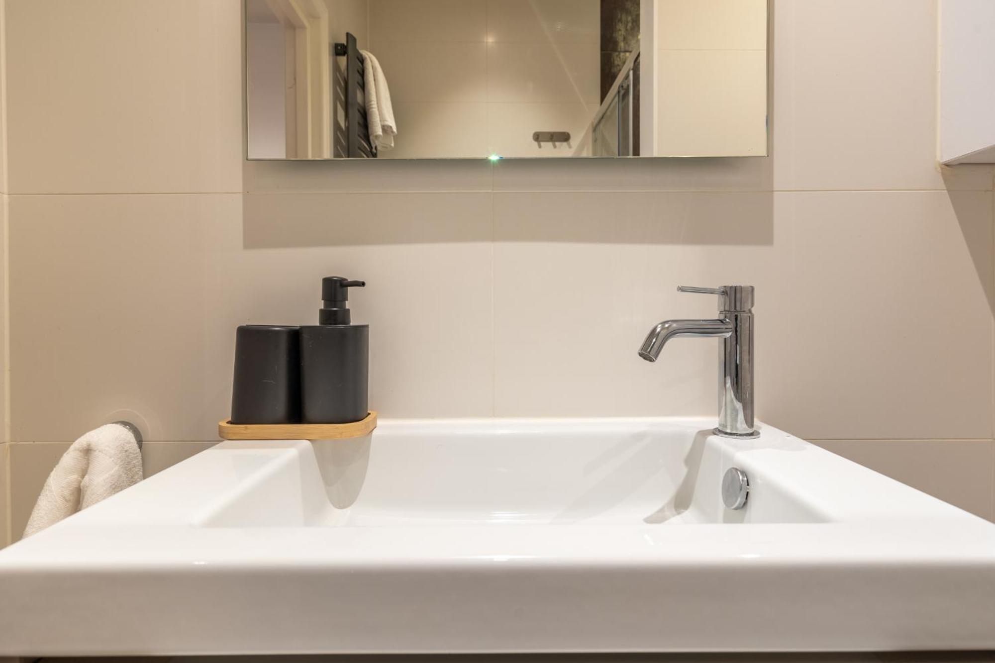Stylish Studio In The Heart Of Breda City Center Exteriör bild